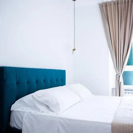 Bed & Breakfast Dimora Diaz Naples