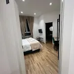 Dimora Diaz Bed & Breakfast 4*
